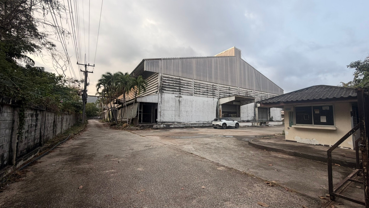 Warehouse for sale, 5 rai, building area 50x60 meters, Makham Khu Subdistrict, Nikhom Phatthana District, Rayong Province, prime location EEC near Map Ta Phut-Amata_