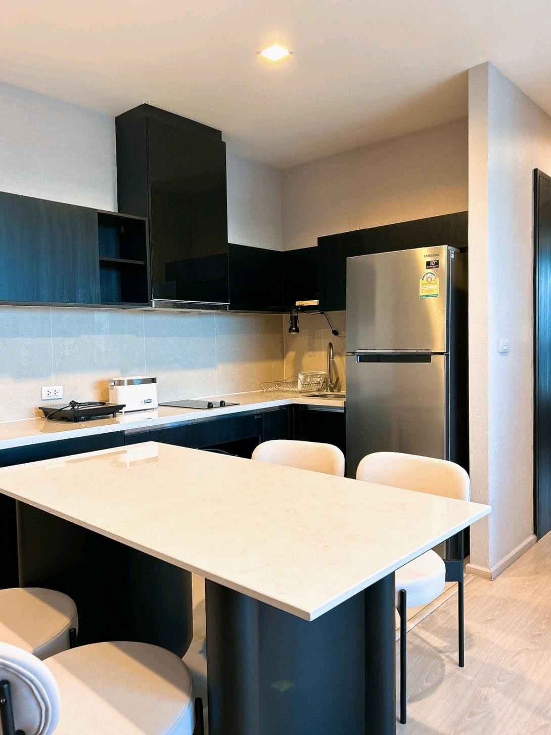 (New Listing!📌 รับฟังข้อเสนอ! 🌳) Rhythm Sukhumvit 44/1 (2 ห้องนอน 1 ห้องน้ำ ติด BTS พระโขนง ขายพร้อมผู้เช่า รับรายได้ทันที!! #คอนโด #Ap วิวโปร่งโล่ง พร้อมแต่งสวย Built-in และเฟอร์นิเจอร์วัสดุอย่างดีในสภาพพร้อมใช้งาน กับทำเลเทพติดBTS  มีคนเช่าตลอด 32k – รูปที่ 2