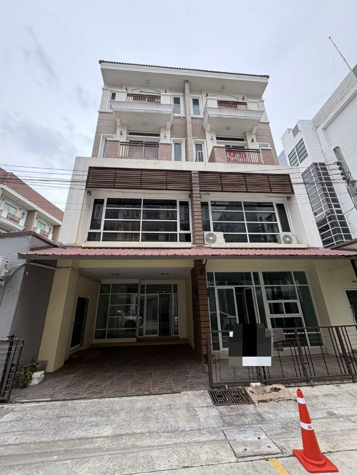 3-story townhome for rent, Premium Place Kaset-Nawamin project. 6 air conditioners, no furniture, 4 bedrooms, 4 bathrooms. Monthly rental price 50,000 baht/month 3-story townhome for rent, Premium Place Kaset-Nawamin project. 6 air conditioners, no furniture, 4 bedrooms, 4 bathrooms. Monthly rental price 50,000 baht/month