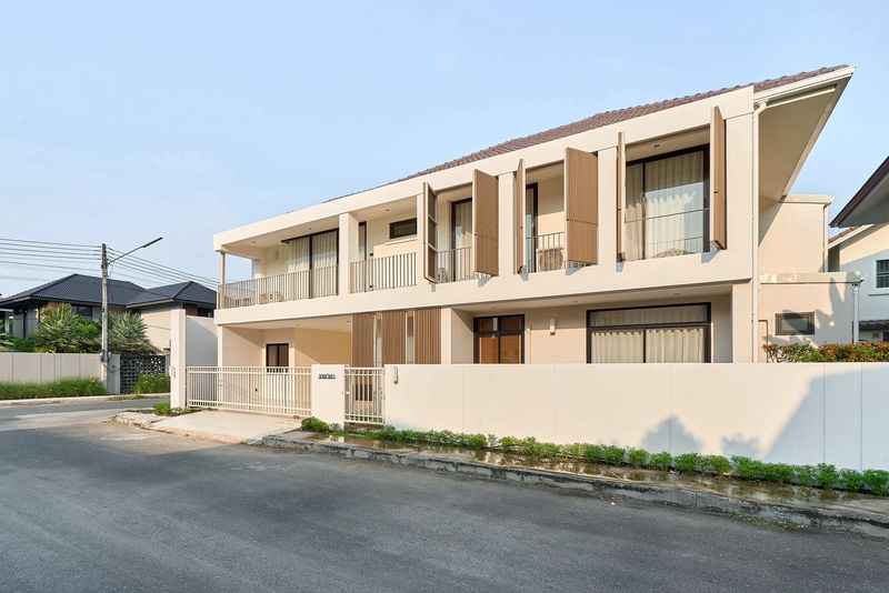 บ้านเดี่ยวสร้างใหม่ เฟอร์นิเจอร์ ตกแต่งครบ ในหมู่บ้านพราวขวัญเวียง Contemporary Modern Style  – รูปที่ 2