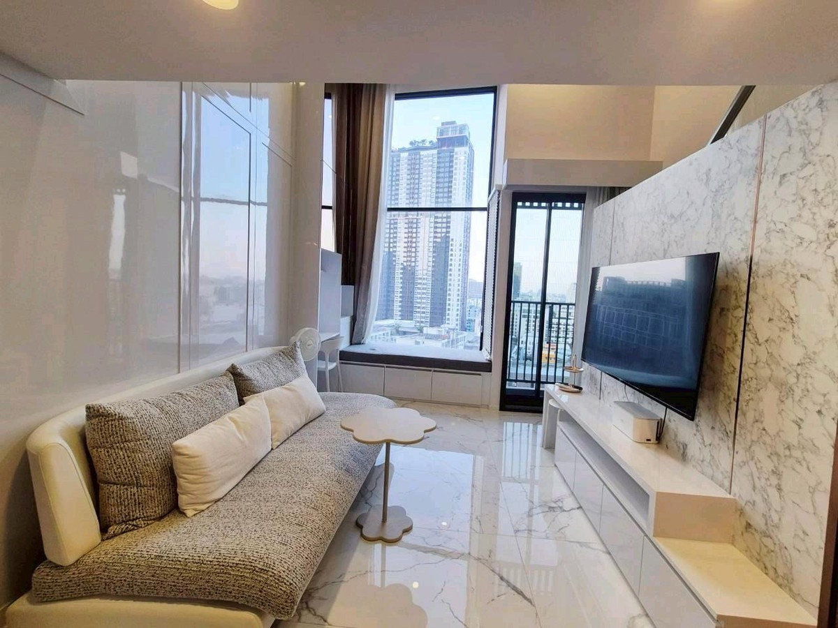 ✨ ให้เช่าคอนโด Duplex ใจกลางรัชดา📍ติด MRT ห้วยขวาง เพียง 100 เมตร! ห้องสวย วิวดี ทิศเหนือ ไม่ร้อน อยู่สบายทั้งวัน 🌿 – รูปที่ 3