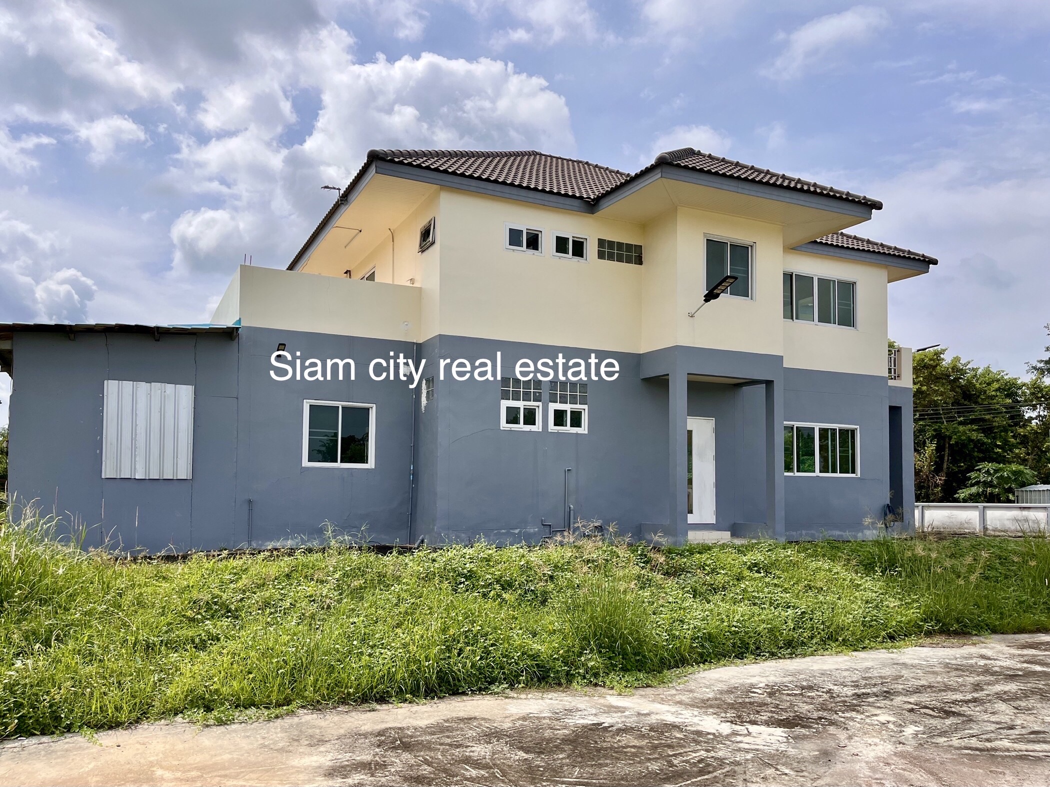 Large detached house for sale on a large area – รูปที่ 2