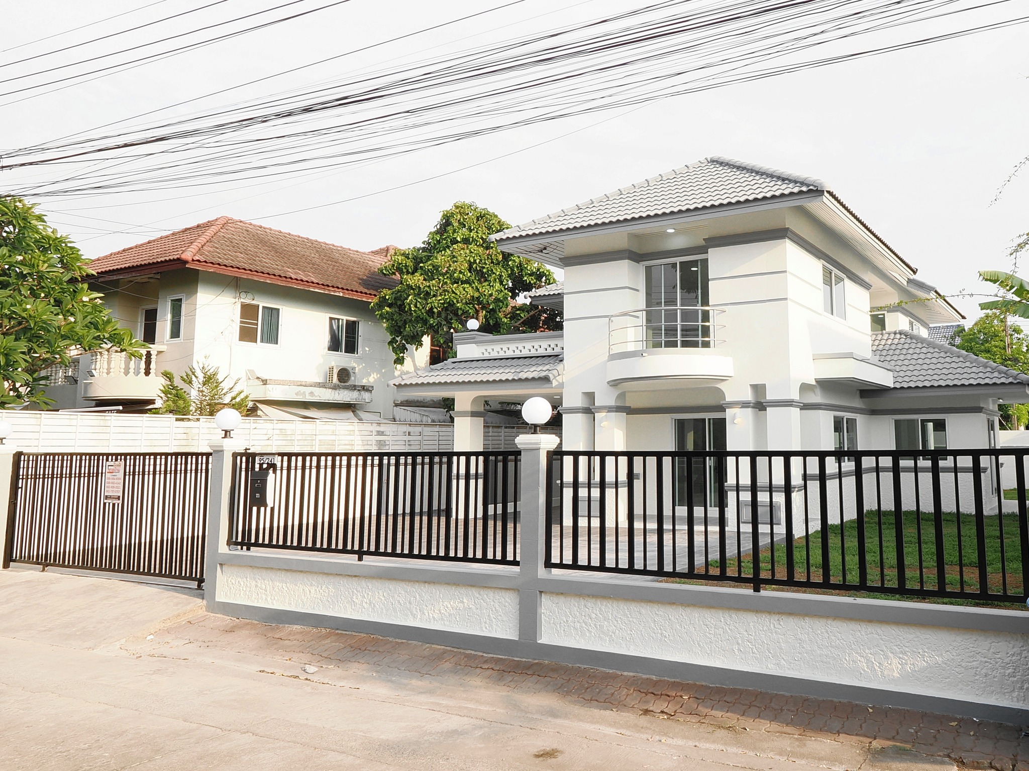  ขายราคาพิเศษ บ้านเดี่ยว 2 ชั้น ขนาด 80.3 ตรว. 3 ห้องนอน 3 ห้องน้ำ ม.อู่ทองเพลส2 บ้านหลังใหญ่ ถนนเมน ฟังชั่นดีเยี่ยม พร้อมเฟอร์ พื้นที่กว้างมาก รีโนเวทใหม่ทั้งหลัง พร้อมเข้าอยู่ได้ทันที [เปียร์นนท์-ลำลูกกา] – รูปที่ 3