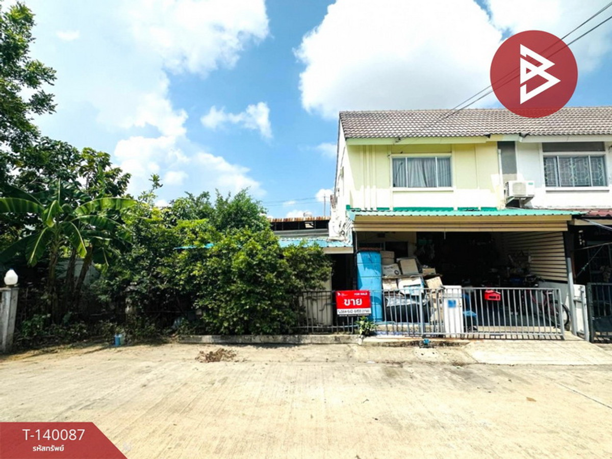 Townhouse for sale behind the edge Pruksa Village 74 Srinakarin-Theparak Samut Prakan, lots of space. Townhouse for sale behind the edge Pruksa Village 74 Srinakarin-Theparak Samut Prakan, lots of space.