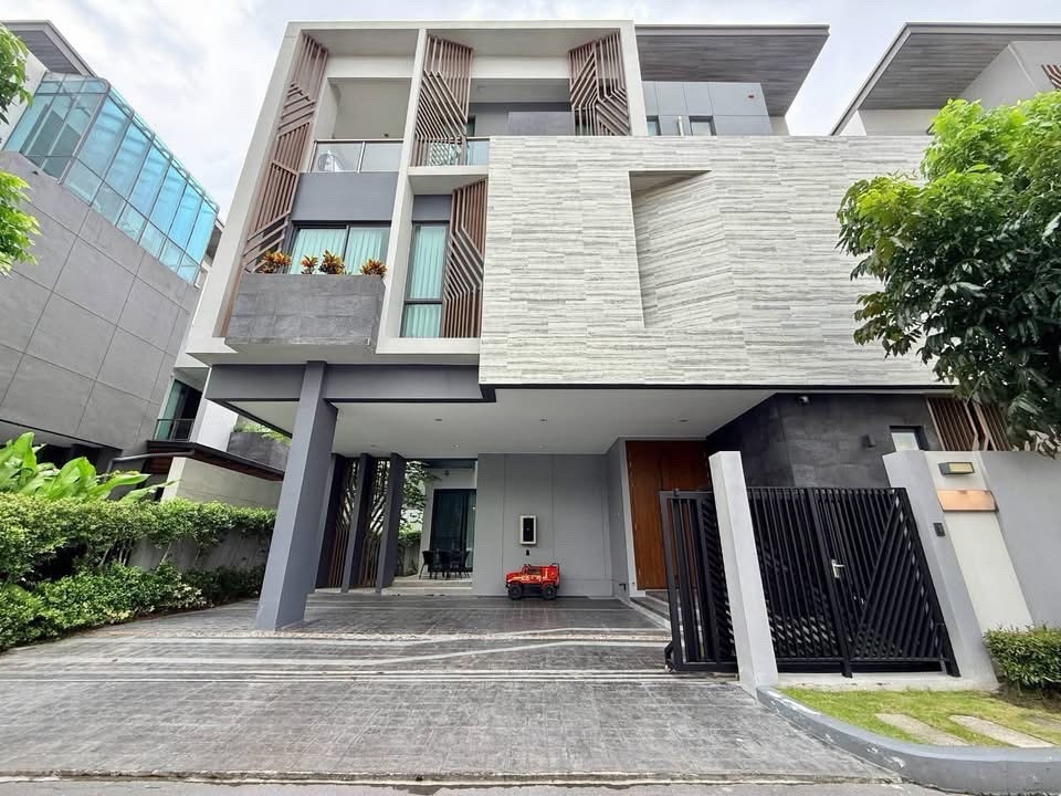 🚩 Luxury house for rent @The Gentry Pattanakarn 2. Bangkok Prep International School, Ekkamai International School. Fully furnished, ready to move in. 🚩 Luxury house for rent @The Gentry Pattanakarn 2. Bangkok Prep International School, Ekkamai International School. Fully furnished, ready to move in.