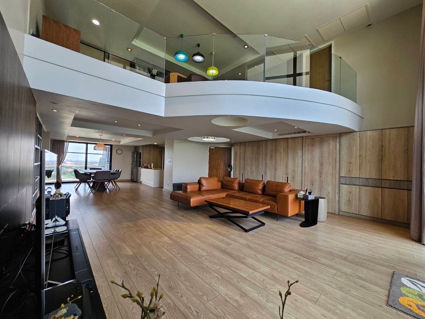 Renovated 4BD Duplex Penthouse for sale (stunning golf club view) WA: +66947345729 Renovated 4BD Duplex Penthouse for sale (stunning golf club view) WA: +66947345729