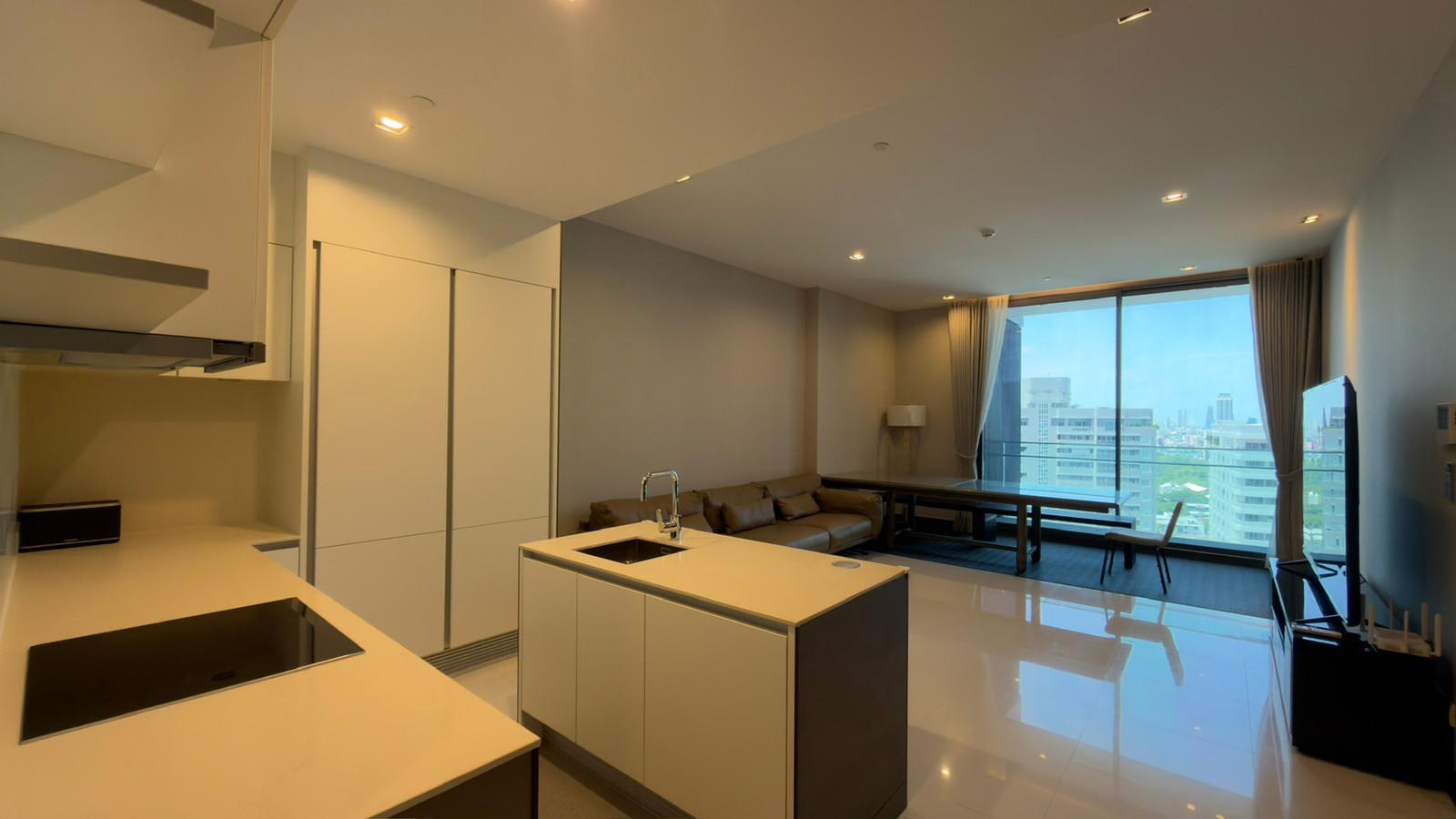 ให้เช่าคอนโดสุดหรู ติดบีทีเอส  2 ห้องนอน แต่งครบ พร้อมเข้าอยู่  – รูปที่ 2