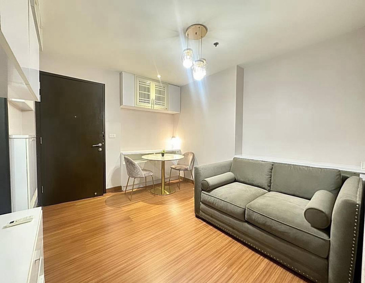 For rent Diamond Ratchada condo 15,000 baht /36 sq m. near MRT Huai Khwang.