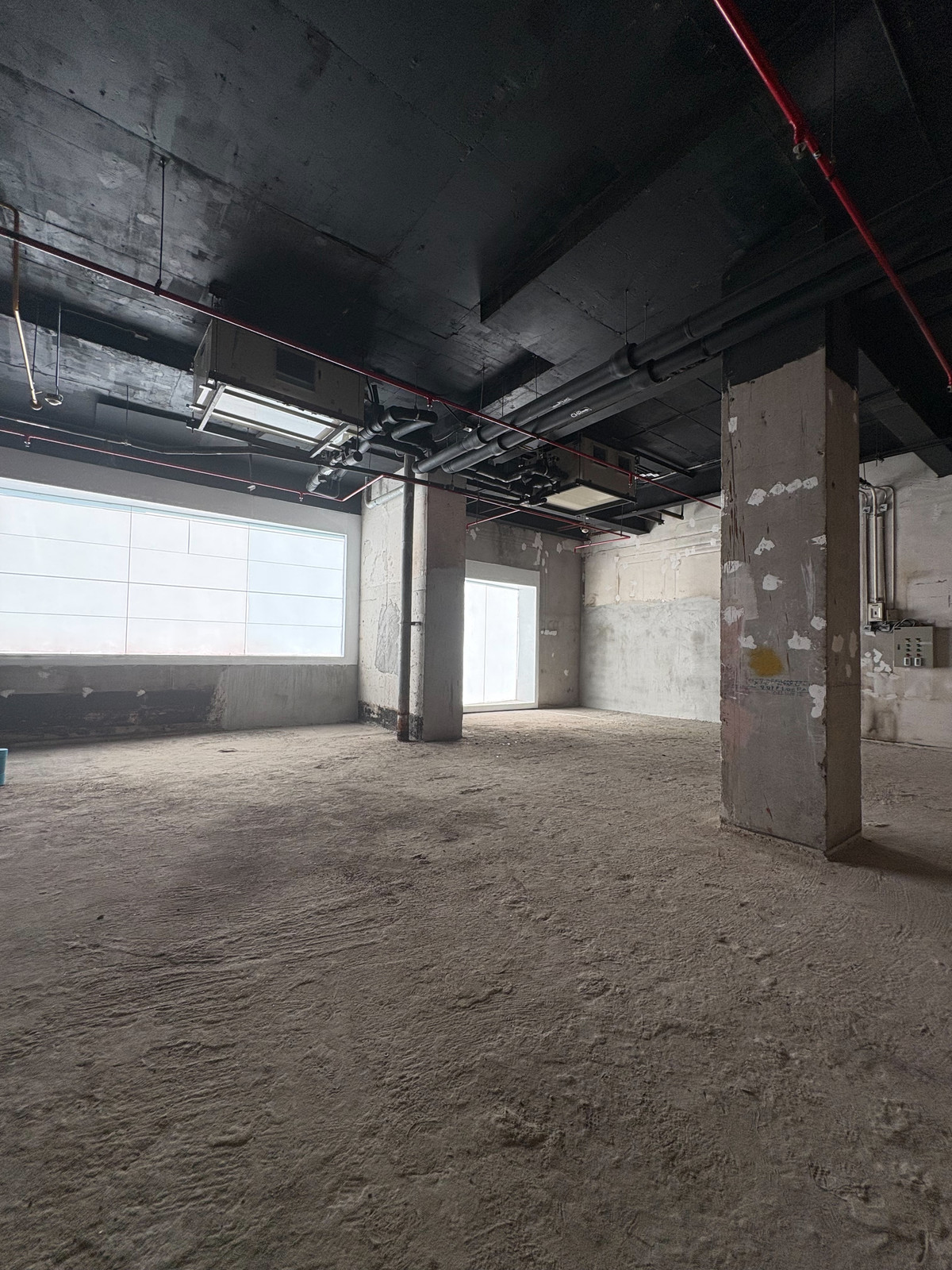 Space for Rent in the Heart of Chit Lom BTS Walk Distance Ideal for Restaurant Space for Rent in the Heart of Chit Lom BTS Walk Distance Ideal for Restaurant