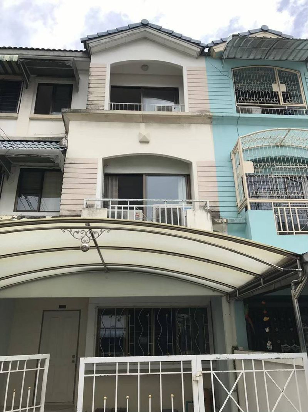 For rent / sale, 3-story townhome, Baan Klangmuang Rama 9 43 (Baan Klangmuang Rama9 43), near The Nine department store, size 20 square meters, 3 bedrooms, Suan Luang Subdistrict, Suan Luang District, Bangkok. For rent / sale, 3-story townhome, Baan Klangmuang Rama 9 43 (Baan Klangmuang Rama9 43), near The Nine department store, size 20 square meters, 3 bedrooms, Suan Luang Subdistrict, Suan Luang District, Bangkok.