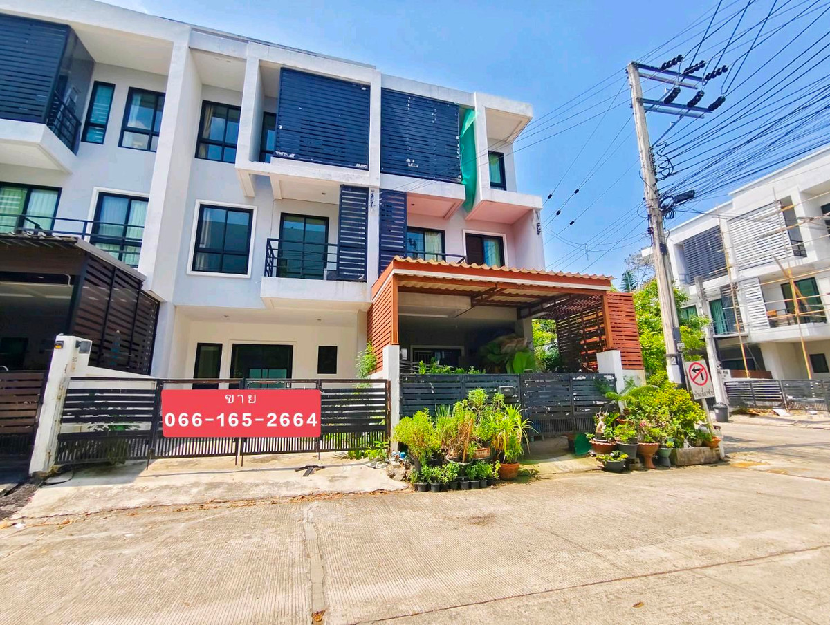 3-story townhome for sale, good location, The Inspire Theparak, 3 bedrooms, 4 bathrooms, ready to move in, location next to Theparak Road. No need to enter a deep alley. ใกล้จุดขึ้นทางด่วนวงแหวน 500 เมตร