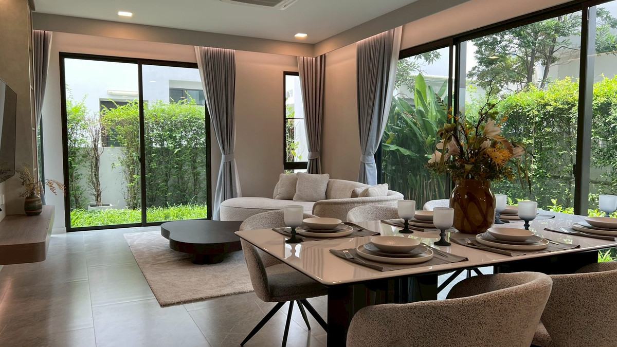 ให้เช่า บ้านเดี่ยวหรู มัณฑนา บางนา กม.15 (Mantana Bangna Km.15), 4 Bedroom, 240 sqm.