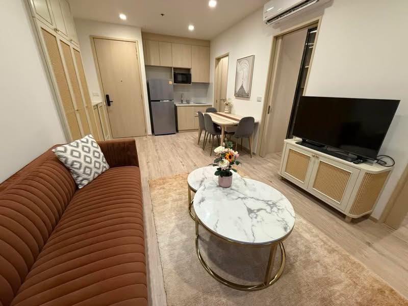 Noble State 39 Phrom Phong, fully decorated room, very beautifully decorated, all items of furniture included. Noble State 39 Phrom Phong, fully decorated room, very beautifully decorated, all items of furniture included.