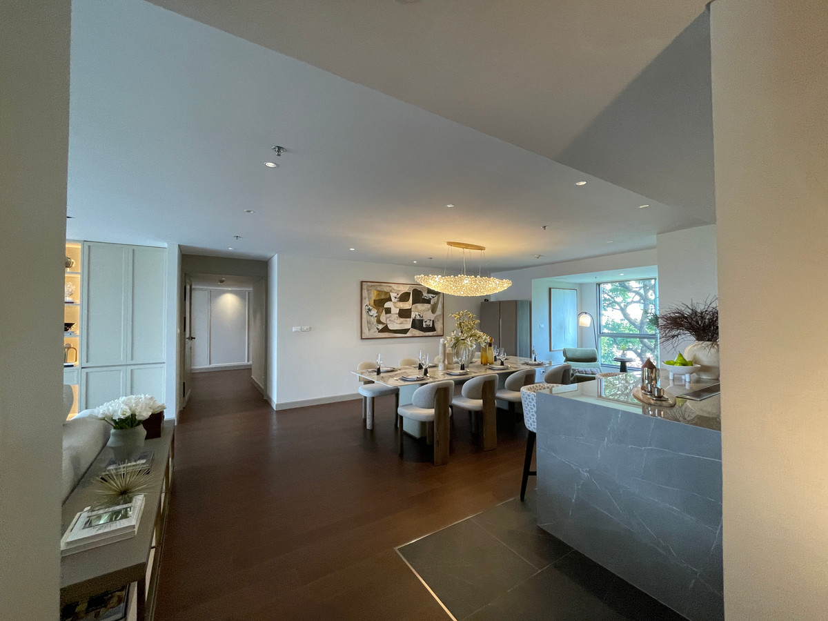[FOR SALE] ✨ Ultimate Privacy & Pet-Friendly Living |เหมือนอยู่บ้านเดี่ยวใจกลางพร้อมพงษ์|คอนโดระดับ Super Luxury ที่รีโนเวทใหม่ให้กลายเป็น “Penthouse Living“ อย่างแท้จริง ตอบโจทย์ทั้งความหรูหรา ฟังก์ชันการใช้งาน และไลฟ์สไตล์คนเมืองที่รักสัตว