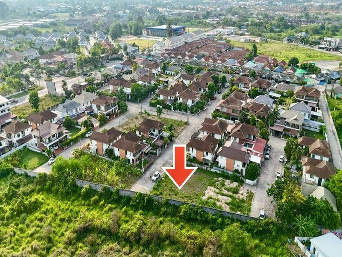 Corner plot of land in Sriracha, 112.2 sq.wa., View Mai 3 Village, Nong Kham. Corner plot of land in Sriracha, 112.2 sq.wa., View Mai 3 Village, Nong Kham.
