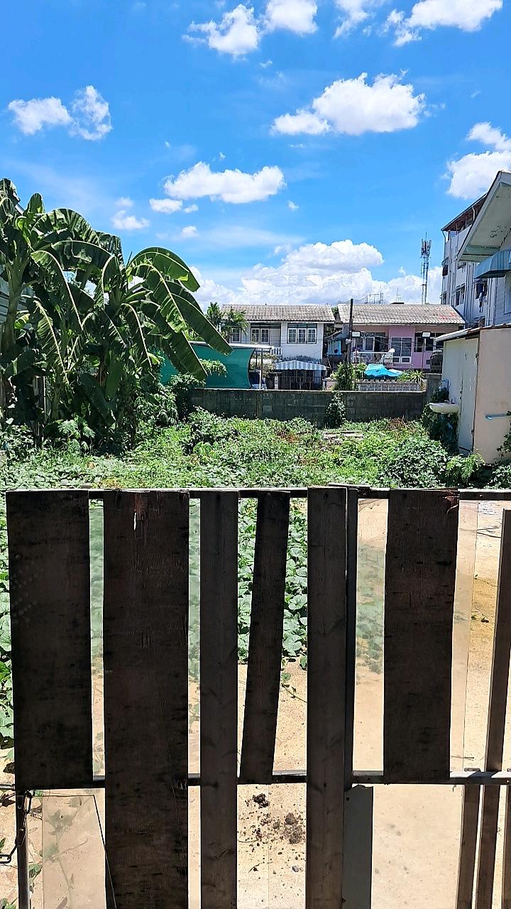 Urgent sale! Land already filled, 50 sq m, Ramintra 40, Intersection 13, prime location, only 400 meters walk to the BTS, suitable for building a house / office / warehouse. Urgent sale! Land already filled, 50 sq m, Ramintra 40, Intersection 13, prime location, only 400 meters walk to the BTS, suitable for building a house / office / warehouse.