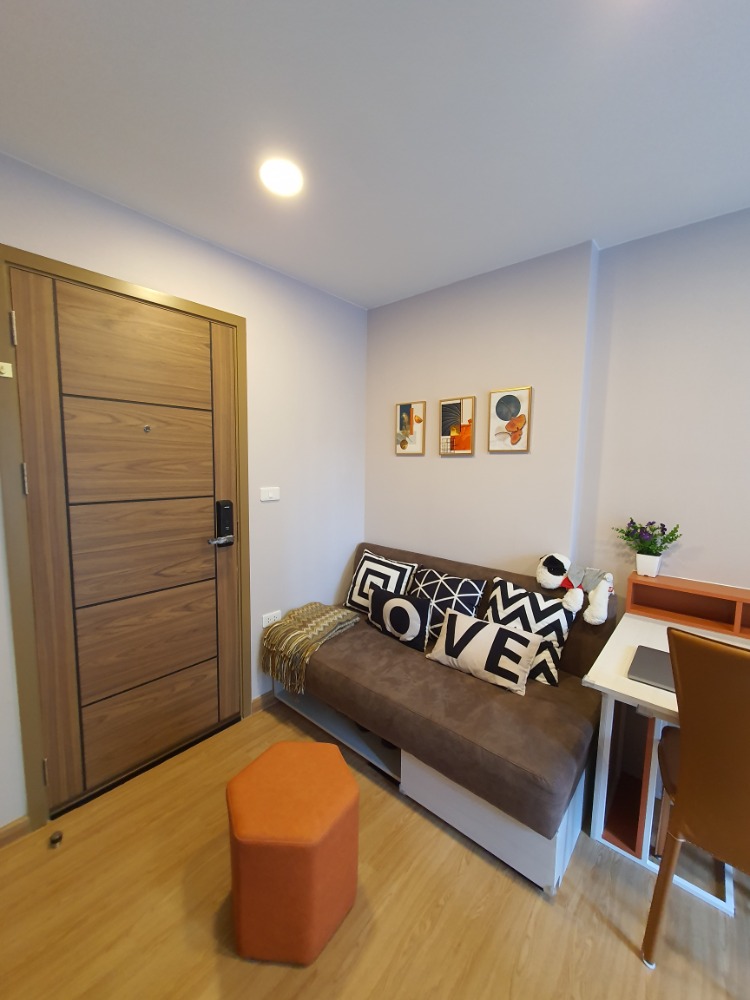 Condo for rent, beautiful room, close to the Yellow Line, 100 m., free private Wi-F, free air conditioning cleaning every 6 months. Condo for rent, beautiful room, close to the Yellow Line, 100 m., free private Wi-F, free air conditioning cleaning every 6 months.