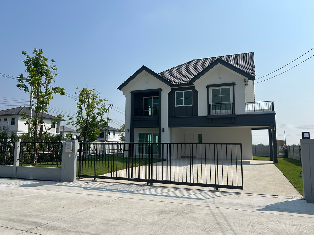 Happiness that can be felt, single house, good location, wide land, large house 100 sq m. Contact Khun Ple 084-5556786