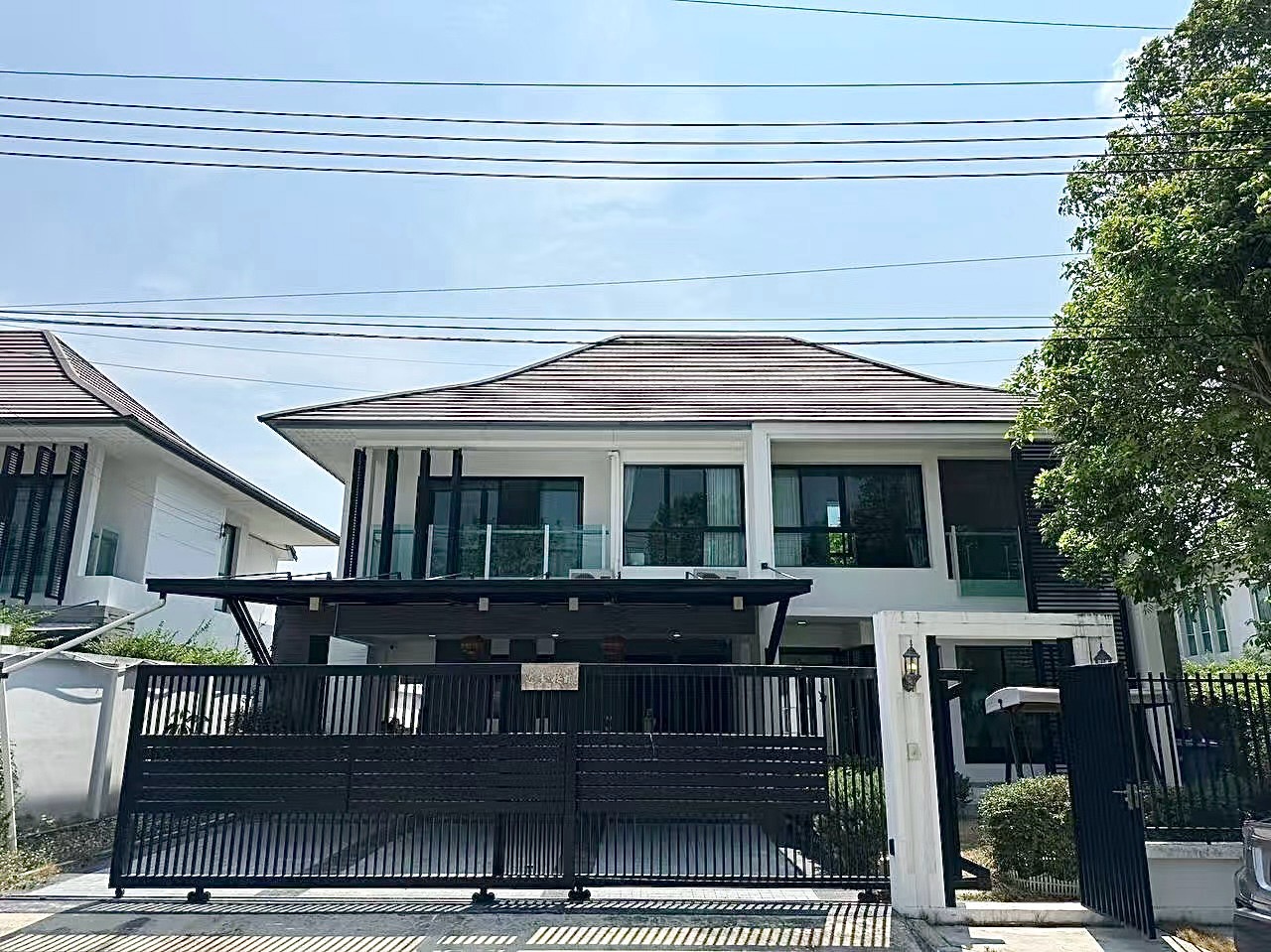 Luxury House for Rent at Blue Lagoon 2, Bangna-WongwaenSpacious luxury home with a functional layout, fully furnished and ready to move in