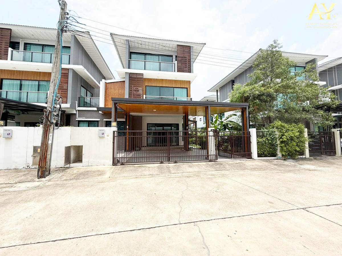 Urgent sale‼️ 3-story twin house Supalai Essence Ladprao | Beautiful house, shady, comes with green space around the house, fully furnished, ready to move in, convenient location near the BTS. Very convenient city connection for only 12.59 million baht‼️ Urgent sale‼️ 3-story twin house Supalai Essence Ladprao | Beautiful house, shady, comes with green space around the house, fully furnished, ready to move in, convenient location near the BTS. Very convenient city connection for only 12.59 million baht‼️