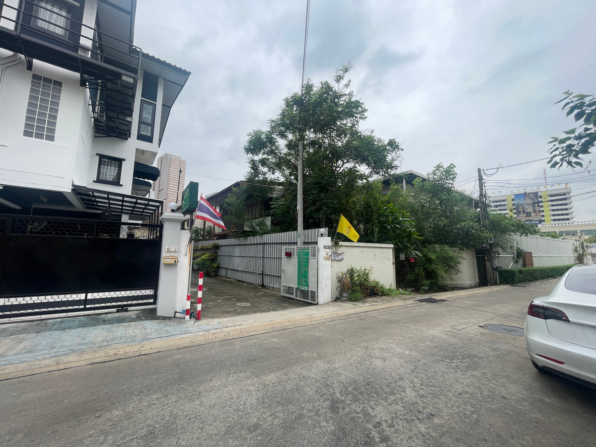 🔥 For sale 🔥 Land Soi Sailom (Soi Phahonyothin 8) - Land Soi Sailom (Soi Phahonyothin 8) / 247 sq m NUB025