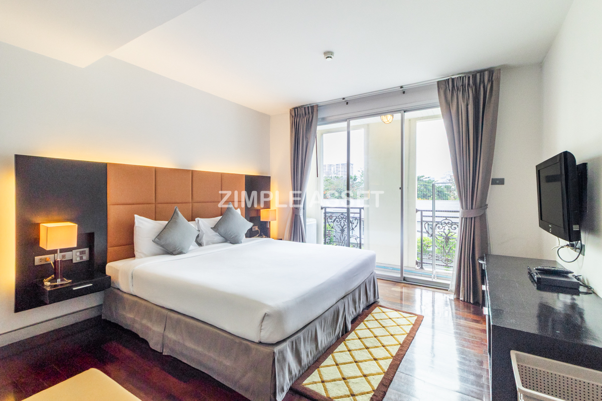 Line ID: @zimple_asset Serviced apartment in Soi Sawasdee, centrally located in Sukhumvit. Fully furnished, short-term rental available, with BTS/MRT shuttle service. Line ID: @zimple_asset Serviced apartment in Soi Sawasdee, centrally located in Sukhumvit. Fully furnished, short-term rental available, with BTS/MRT shuttle service.