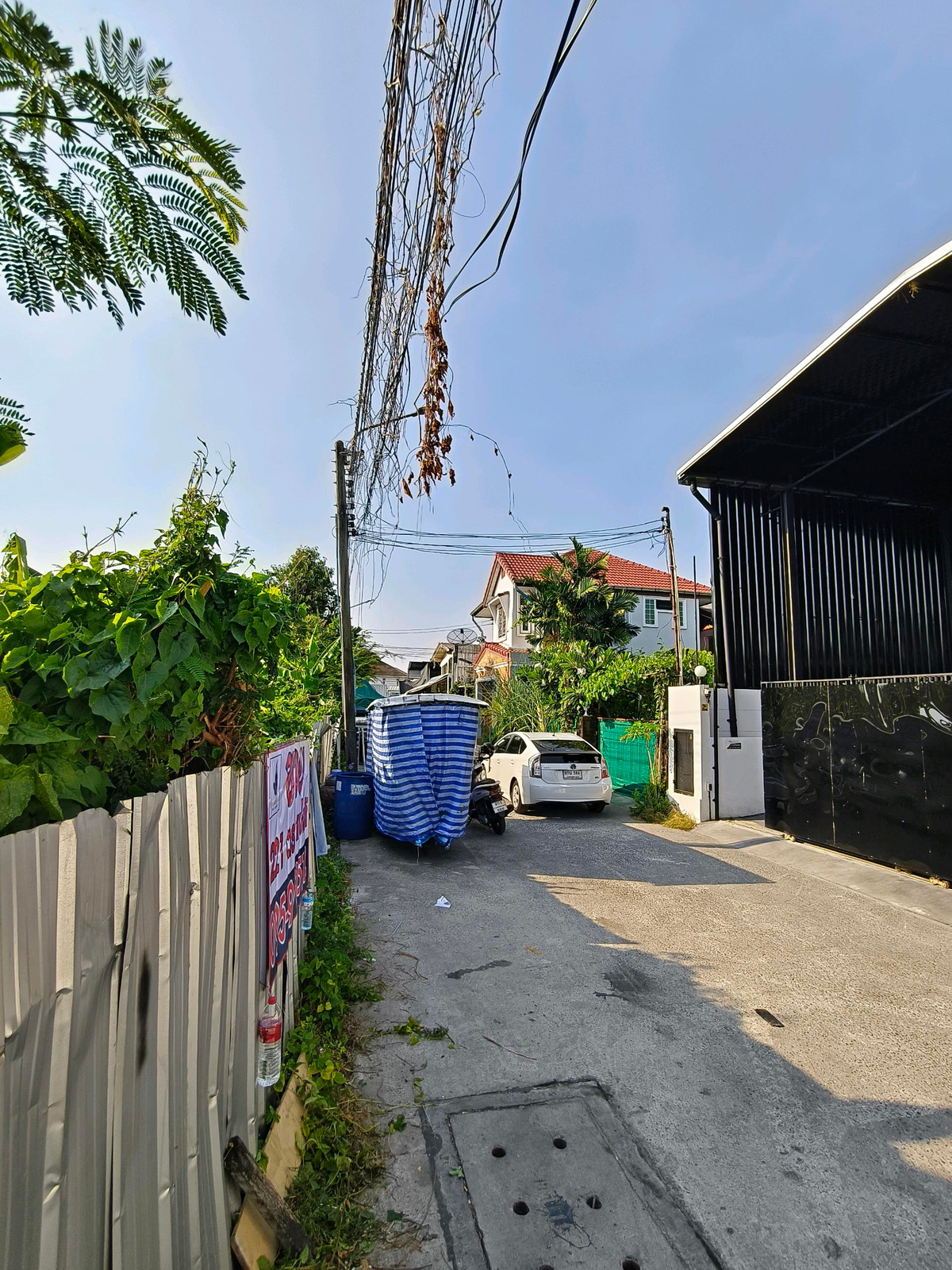 🏡 ขายด่วน! ที่ดินถมแล้ว ทำเลทอง ลาดพร้าว 101 แยก 42ทำเลศักยภาพ เหมาะสร้างบ้าน / โกดัง / ออฟฟิศ / ลงทุนระยะยาว📍 พิกัด: ซอยลาดพร้าว 101 แยก 42 แขวงคลองจั่น เขตบางกะปิ กรุงเทพฯ💰 ราคาพิเศษเพียง 1,925,000 บาท(เฉลี่ยเพียง 35,000 บาท/ตร.ว. เท่านั้น!) – รูปที่ 3