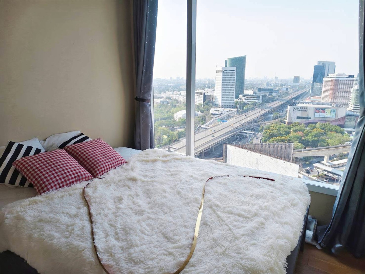 For Rent : The Saint Residences
ห้าแยกลาดพร้าว1ห้องนอน 1ห้องน้ำ ห้องสวย เฟอร์นิเจอร์ครบ พร้อมเข้าอยู่ For Rent : The Saint Residences
ห้าแยกลาดพร้าว1ห้องนอน 1ห้องน้ำ ห้องสวย เฟอร์นิเจอร์ครบ พร้อมเข้าอยู่