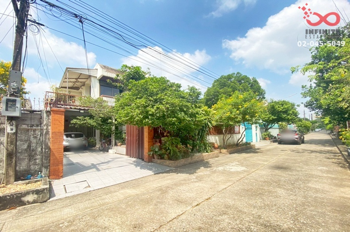 2-story detached house for sale, 81 sq m., Chonniwet Village, Prachachuen-Ratchadaphisek, near the expressway. 2-story detached house for sale, 81 sq m., Chonniwet Village, Prachachuen-Ratchadaphisek, near the expressway.