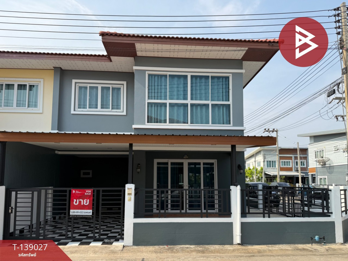 Semi-detached house for sale, Kittichai Village 18, Phutthamonthon, Nakhon Pathom. Semi-detached house for sale, Kittichai Village 18, Phutthamonthon, Nakhon Pathom.