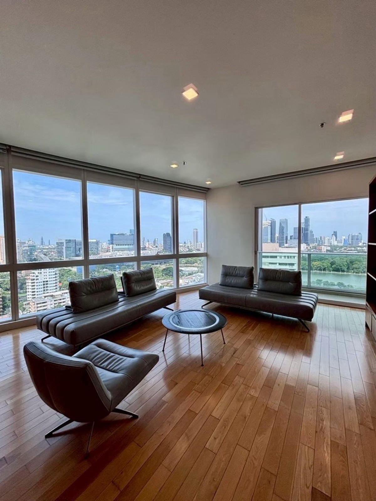 🔥Rent at Millennium Residence 🔥3BR 4BR 🔥125,000🔥192.95sqm 🔥Floor19 🔥Rent at Millennium Residence 🔥3BR 4BR 🔥125,000🔥192.95sqm 🔥Floor19