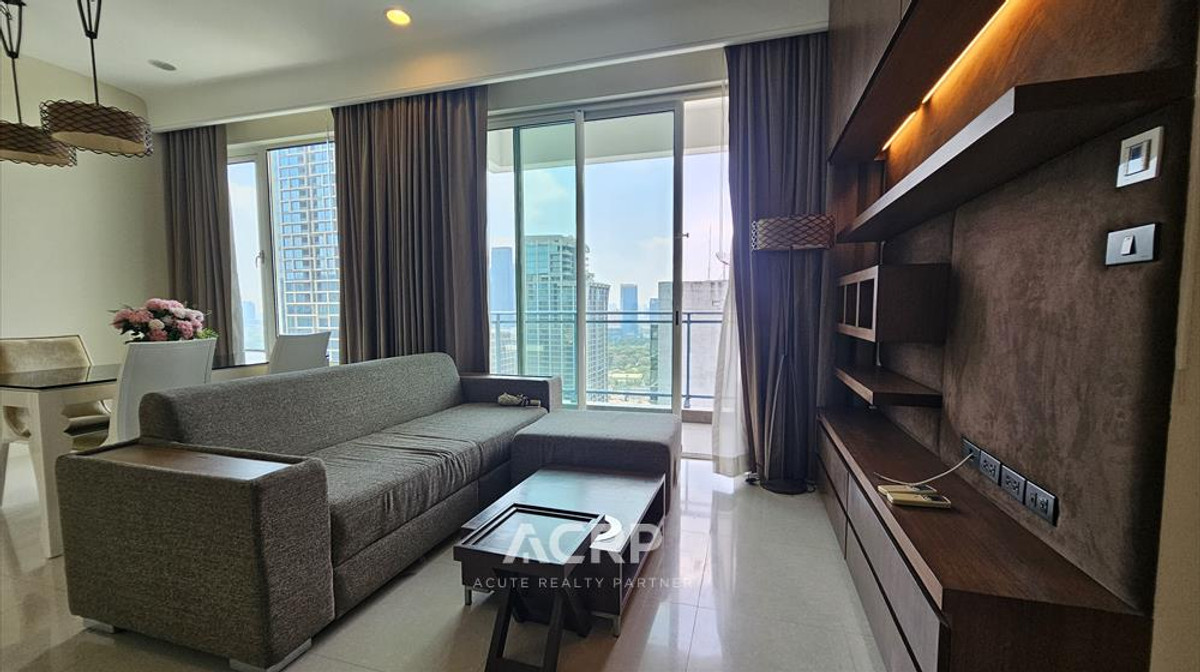 Condo for rent at Q Langsuan, located near BTS Ratchadamri. Condo for rent at Q Langsuan, located near BTS Ratchadamri.