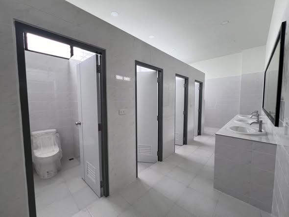 ขาย/ให้เช่าอาคารโรงงาน//โกดัง เนื้อที่ 2-1-28 ไร่ พื้นที่ใช้สอย 1,400 ตร.ม ไฟฟ้า 3เฟส  ถนน บรมราชชนนี - พุทธมณฑลสาย 5 ราคาขาย 55 ล้านบาท  泰国房地产公司可以说中文请打电话。081-732-9189  Line : fs258  微信密码 F0817329189 ) – รูปที่ 3