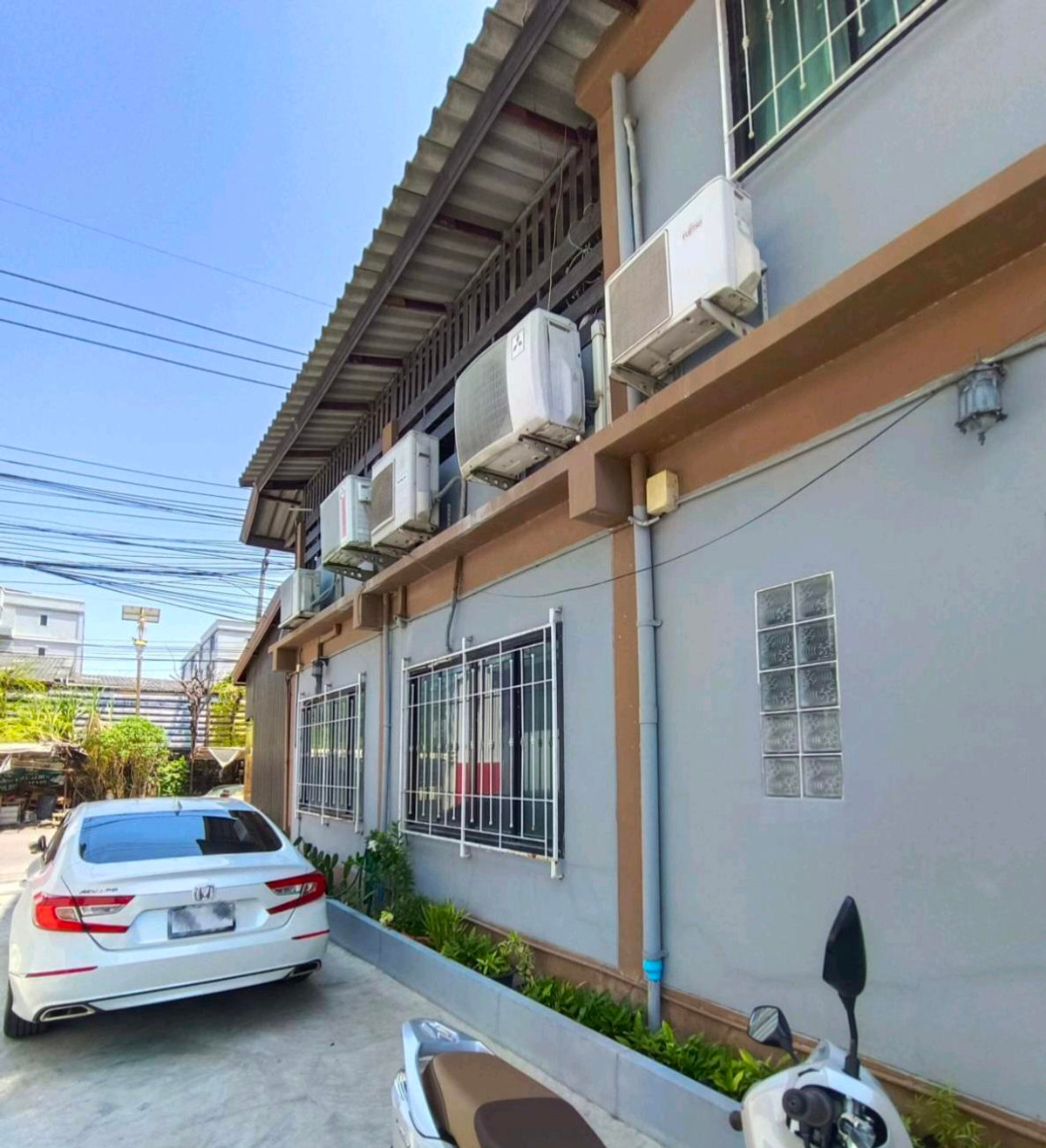 💥 ขายอาคารพาณิชย์ 4 ชั้น | 2 คูหา หลังมุม | ตกแต่งสวย | พร้อมกิจการร้านทำผมและนวดเพื่อสุขภาพ (Beauty Salon & Thai Massage / Foot Massage) ทำเลดี บนถนนกิ่งแก้ว – รูปที่ 3