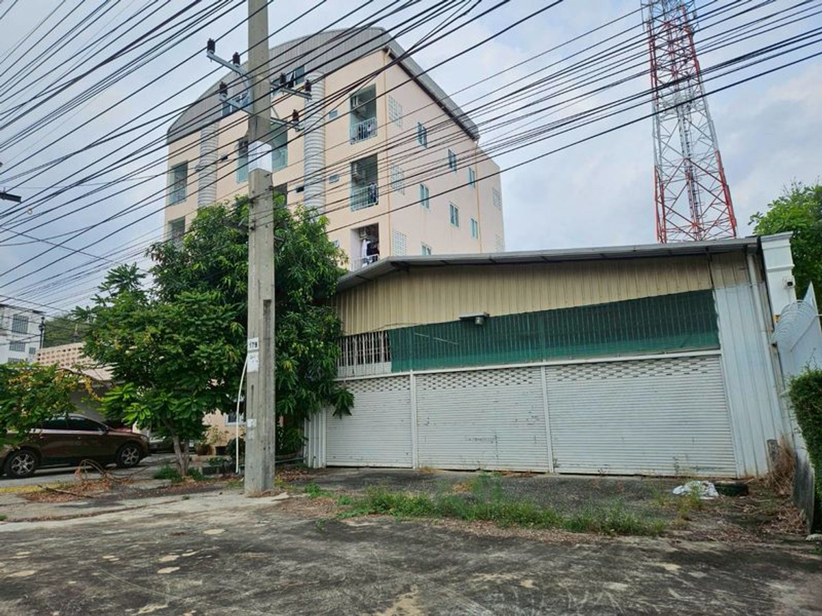 โกดังให้เช่า ศรีราชา ทำเลทอง ติดสุขุมวิท มีห้องพัก พร้อมอยู่/ทำธุรกิจ