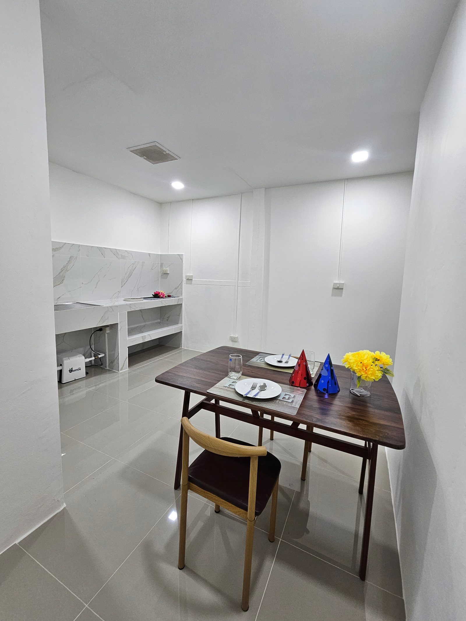 ขายทาวน์เฮ้าส์ชั้นเดียว รีโนเวทใหม่ แถมเฟอร์นิเจอร์ 2 ห้องนอน 1 ห้องน้ำ 16 ตร.วา หมู่บ้านล้อมสุข ซอยข้าง อบต.ดอนไก่ดี (ต.ดอนไก่ดี อ.กระทุ่มแบน จ.สมุทรสาคร) – รูปที่ 4