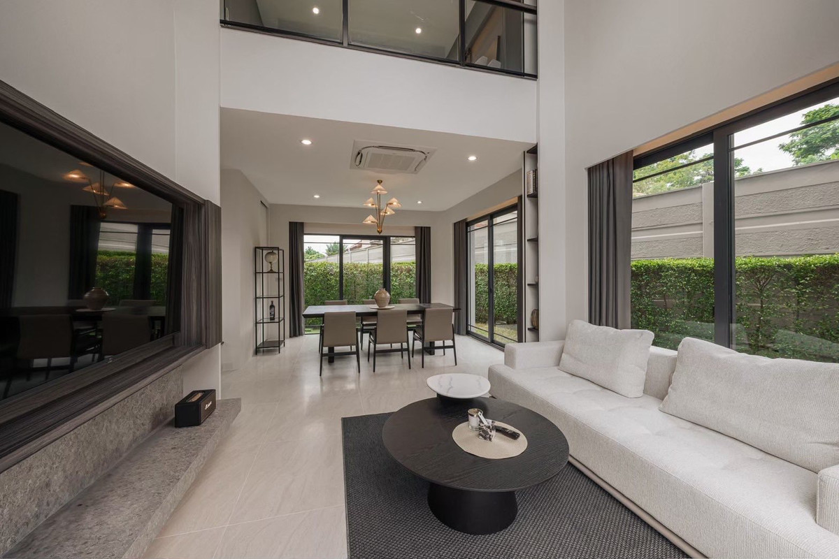 Corner Townhome Baan Klang Muang Classe Sukhumvit 77 Corner Townhome Baan Klang Muang Classe Sukhumvit 77