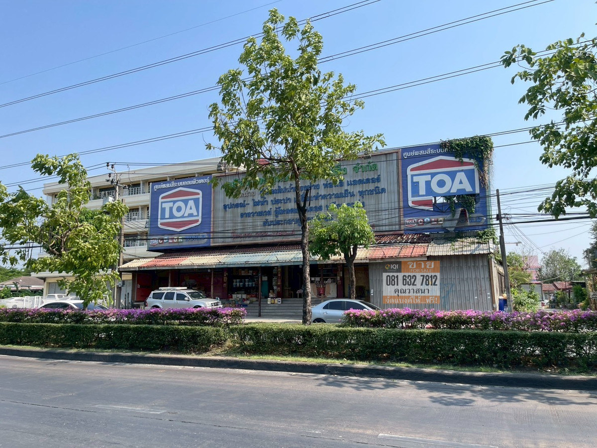 Commercial building for sale, 2 floors, 4 units, next to the main road, Soi Sukhumvit 77, On Nut, potential location near MRT Srinuch. – รูปที่ 2