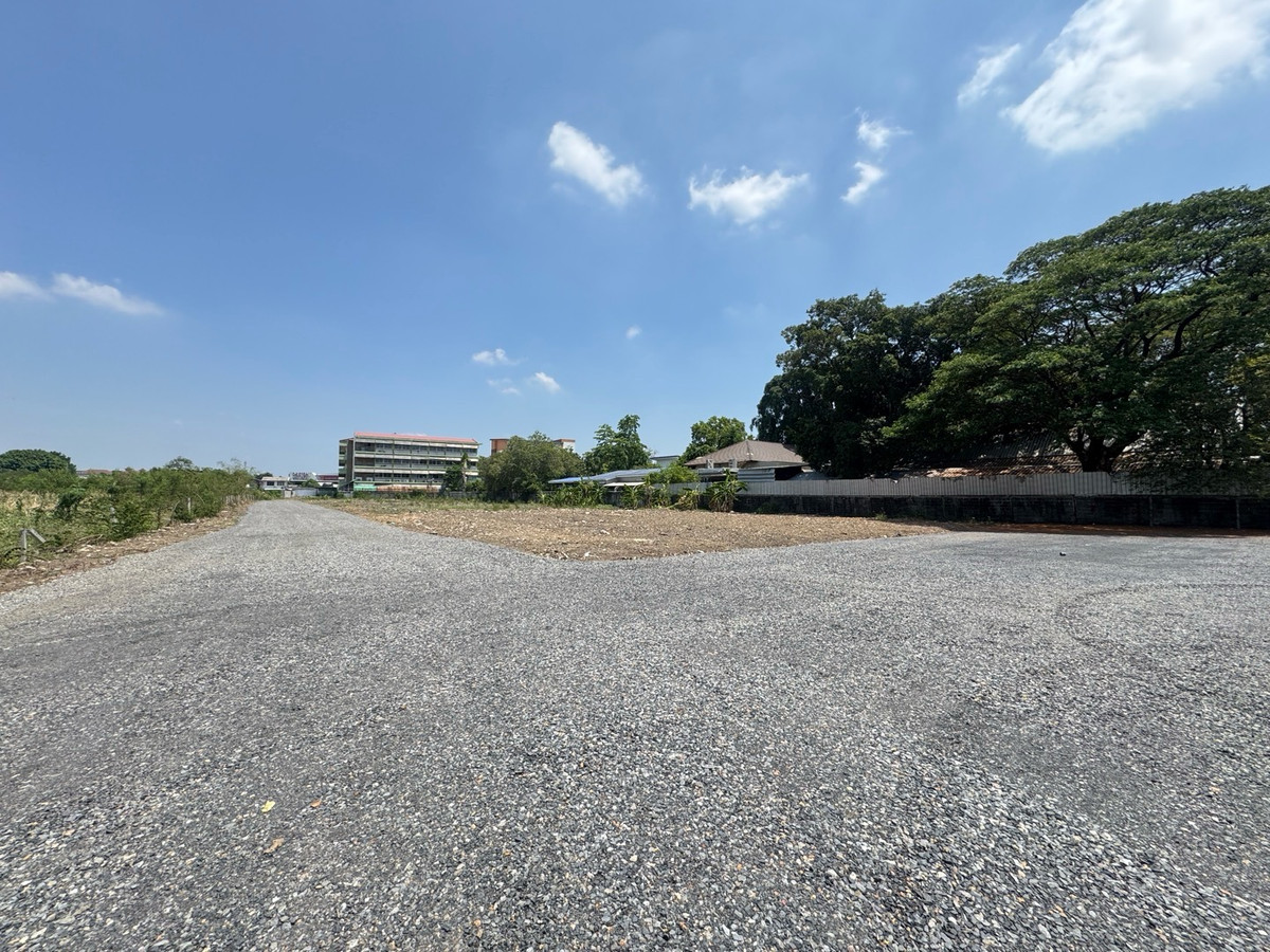 ⛳️ Land for rent, soil level adjusted. Opposite the International School, 2 rai, Yothin Phatthana 3, along the expressway (Pradit Manutham) CDC🏫 ⛳️ Land for rent, soil level adjusted. Opposite the International School, 2 rai, Yothin Phatthana 3, along the expressway (Pradit Manutham) CDC🏫