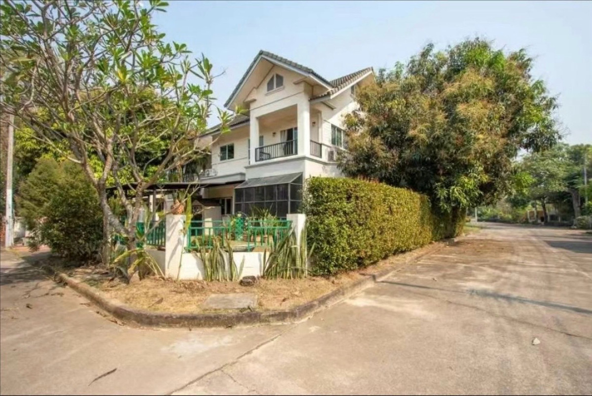 Lanna Pinery Home: 4-Bedroom Villa Near International Schools for sale. Lanna Pinery Home: 4-Bedroom Villa Near International Schools for sale.