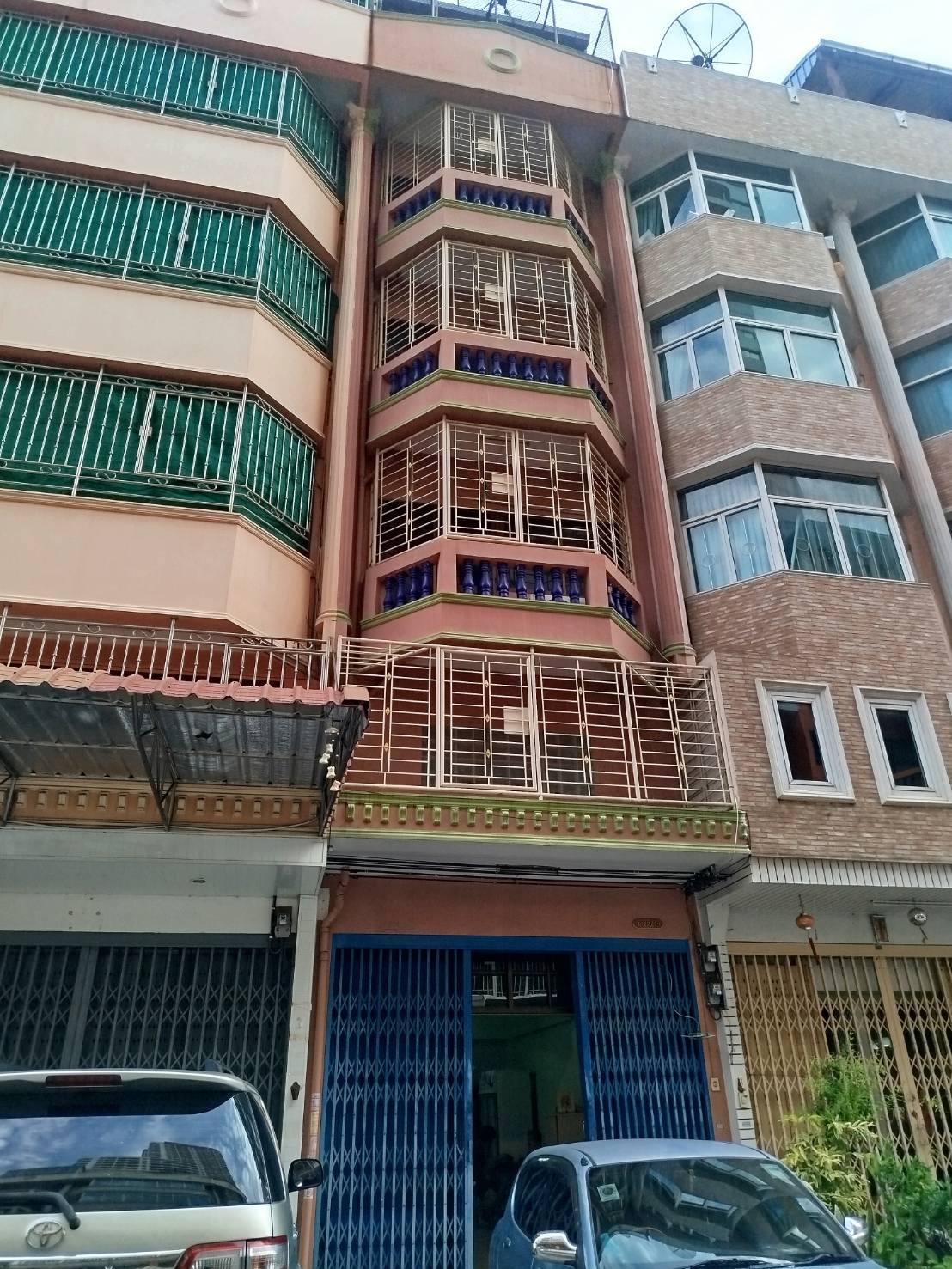 🏢 Commercial building for rent, 5 floors, Soi Charoen Nakhon 34/2, very new condition, decorated and ready to use. You can move in immediately. Suitable for an office, clinic, shop, home office or residence ready to do business. 🏢 Commercial building for rent, 5 floors, Soi Charoen Nakhon 34/2, very new condition, decorated and ready to use. You can move in immediately. Suitable for an office, clinic, shop, home office or residence ready to do business.