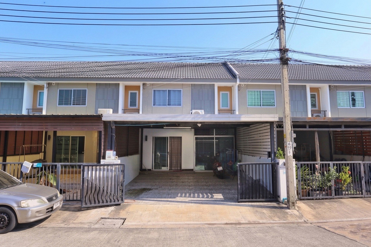 Urgent sale, Townhouse Baan Pruksa 84/1 Phetkasem 63, can move in now.