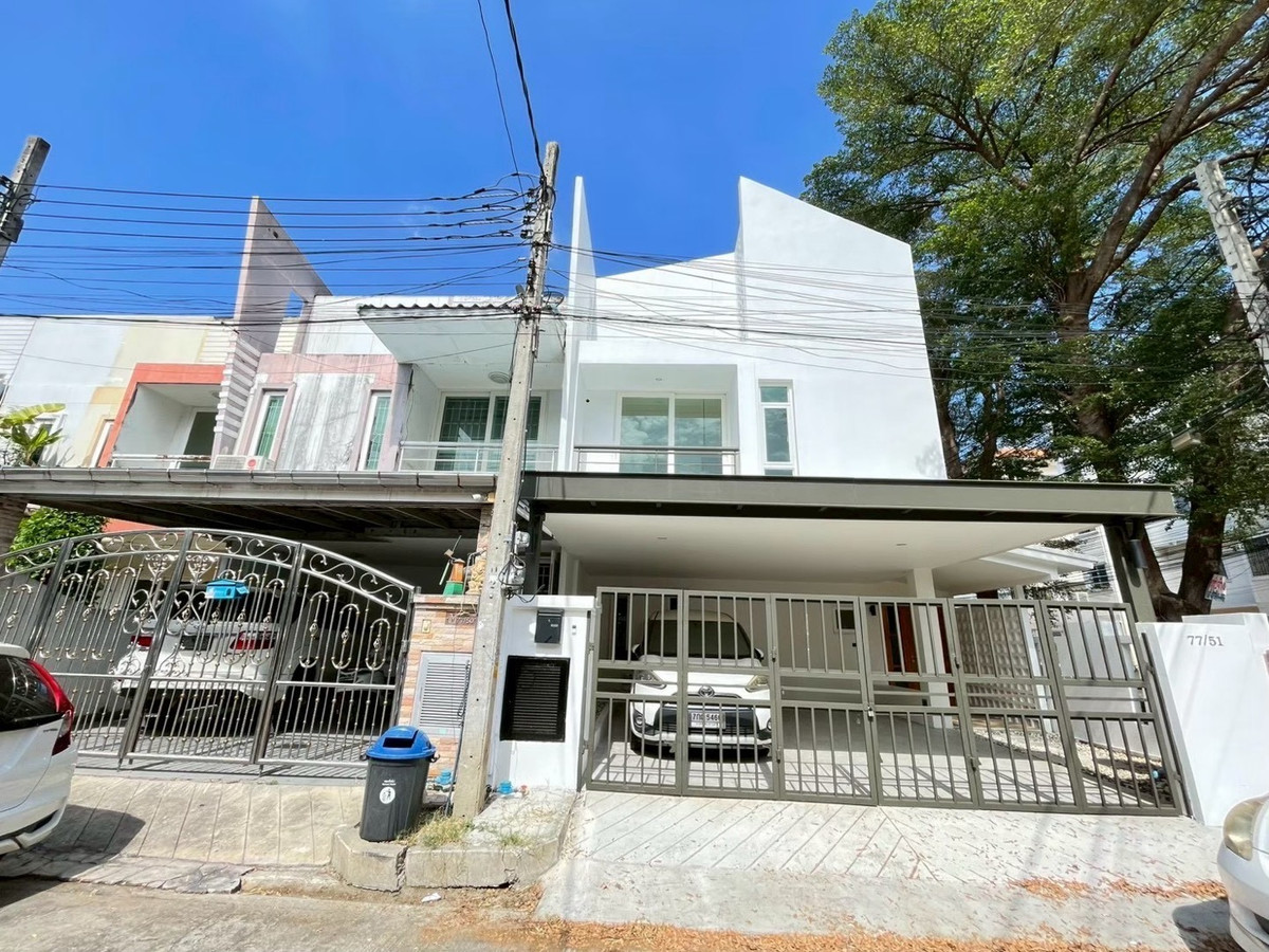 Ⓜ️2-story townhouse for rent, Merritt Grand Village 2, Thet Rachan 1 Road, near Don Mueang. Ⓜ️2-story townhouse for rent, Merritt Grand Village 2, Thet Rachan 1 Road, near Don Mueang.