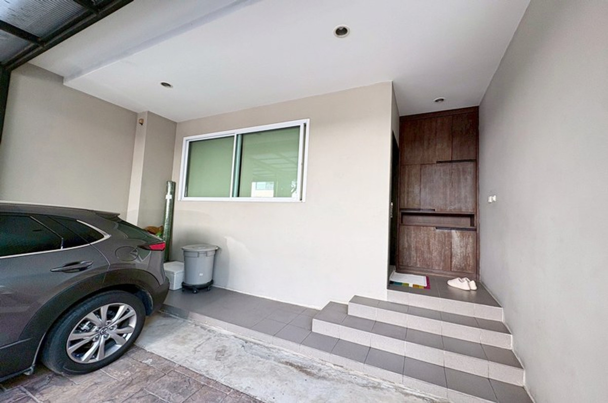 3-story townhome for sale, Private Nirvana Life Exclusive, Nawamin 111 - Pradit Manutham, near the expressway. – รูปที่ 3
