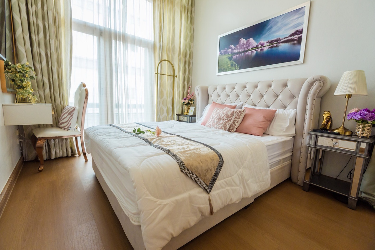Luxury townhouse for rent behind Central Eastville.