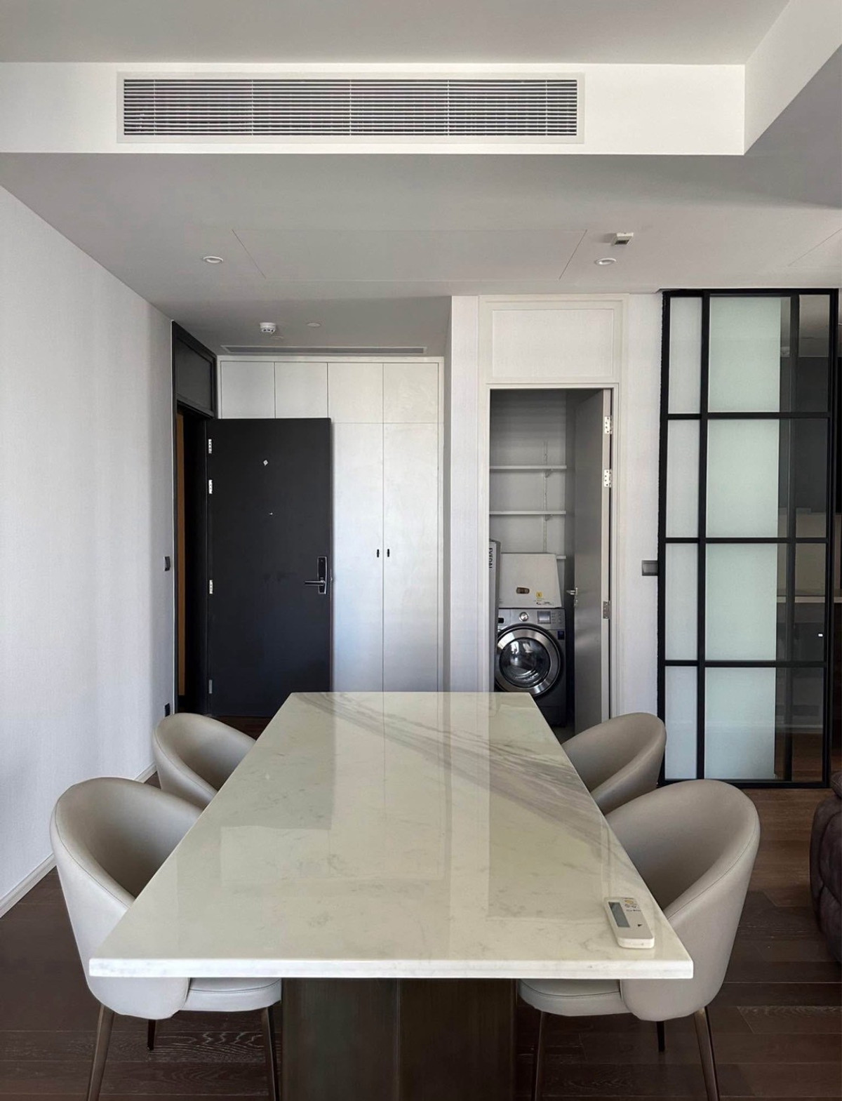 LTHC15200 – 🏙️🐶 Pet-Friendly in Chidlom? Rare &amp; Real | Luxury Condo | 140K คอนโดชิดลม ยูนิตเลี้ยงสัตว์ได้ หายากในโซนนี้ โลเคชันระดับบน ใกล้ BTS