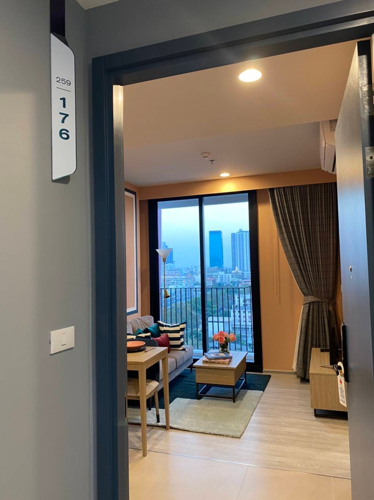 ✨ Condo for sale XT Ekkamai ✨ High Rise in the heart of the city on a potential location.