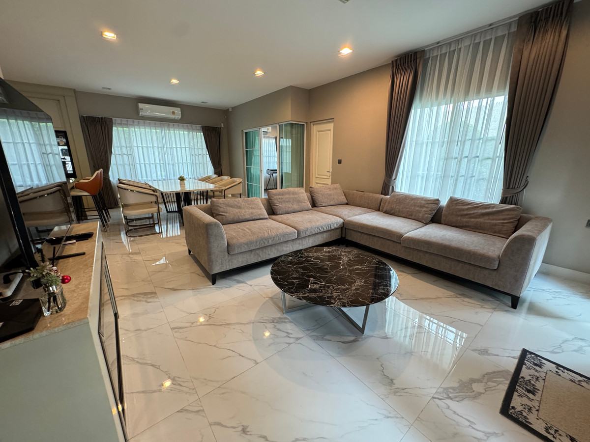 Luxury Corner House at Nantawan Ramintra–Phahol 50