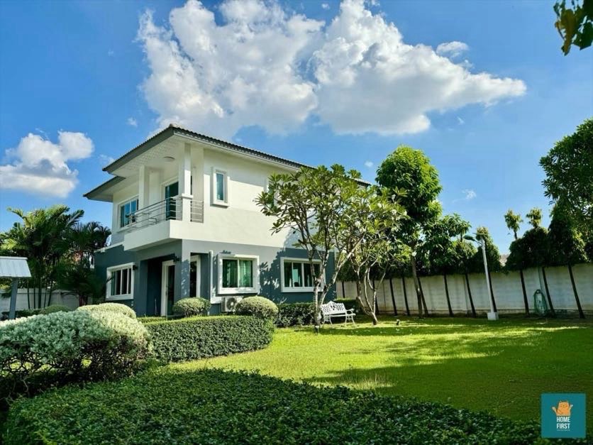 Panya Village Pattanakarn 30, corner house 150 sq m, 3 bedrooms, 2 bathrooms, 32 million baht. Panya Village Pattanakarn 30, corner house 150 sq m, 3 bedrooms, 2 bathrooms, 32 million baht.
