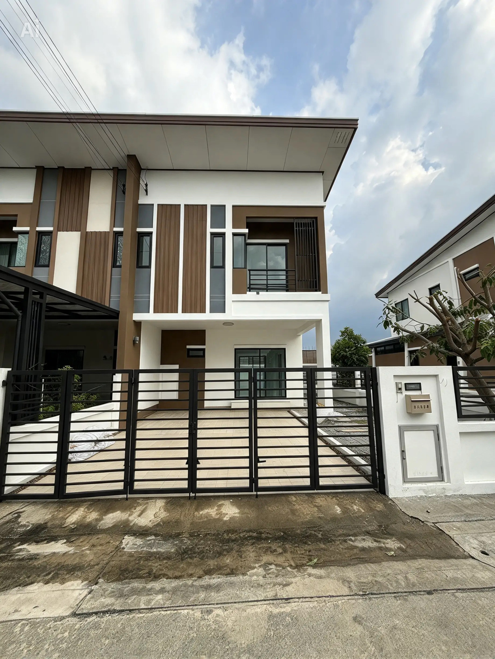  ขายทาวน์โฮม “หลังมุม + ติดวงเวียนกลับรถ”ม.บ้านฟ้า ทาวน์นี่ ปิ่นเกล้า–สาย 5  ทำเลดีสุดในโครงการ 